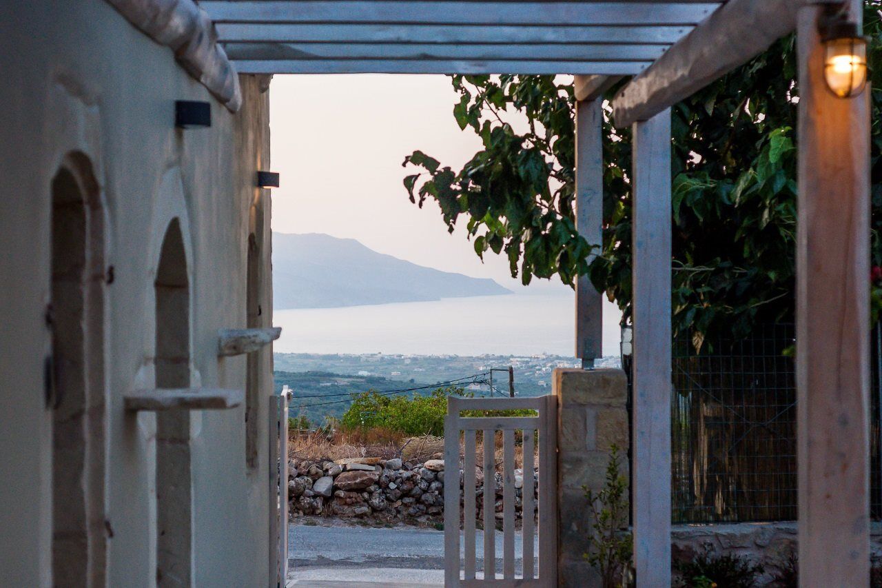 Traditional Stonebuilt Villa Leonanto, Only 5 Km From A Sandy Beach Kastellos Exterior photo